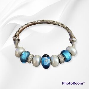 BELLA PERLINA Icy Blue Lampwork Pearl Beaded Magnetic Clamper Bracelet FLAWED